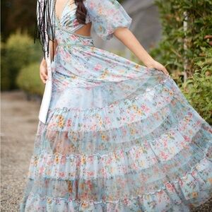 Chic Blue Maxi Dress with Timeless Elegance